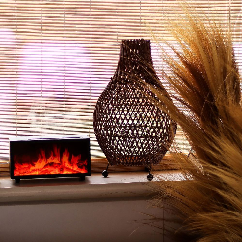 Flame effect aroma diffuser with bird sound – Black