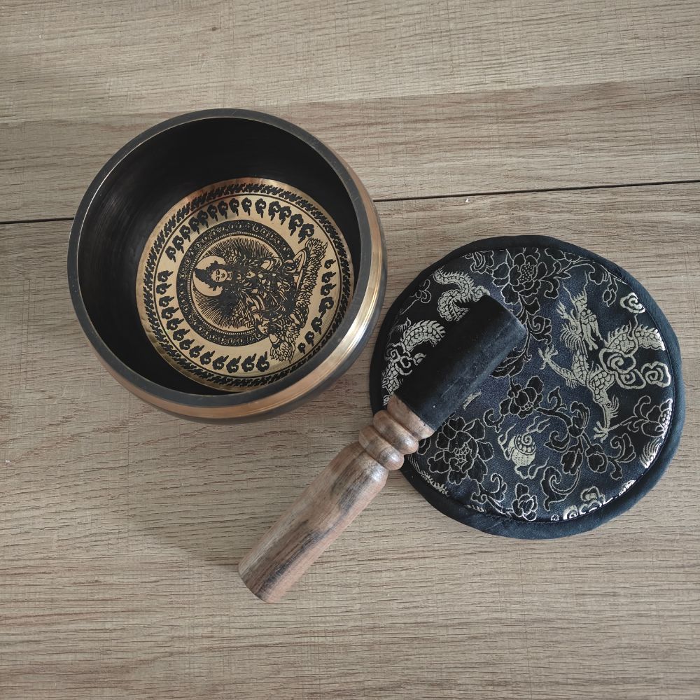 Hand-beaten Green Tara singing bowl set – 14 cm