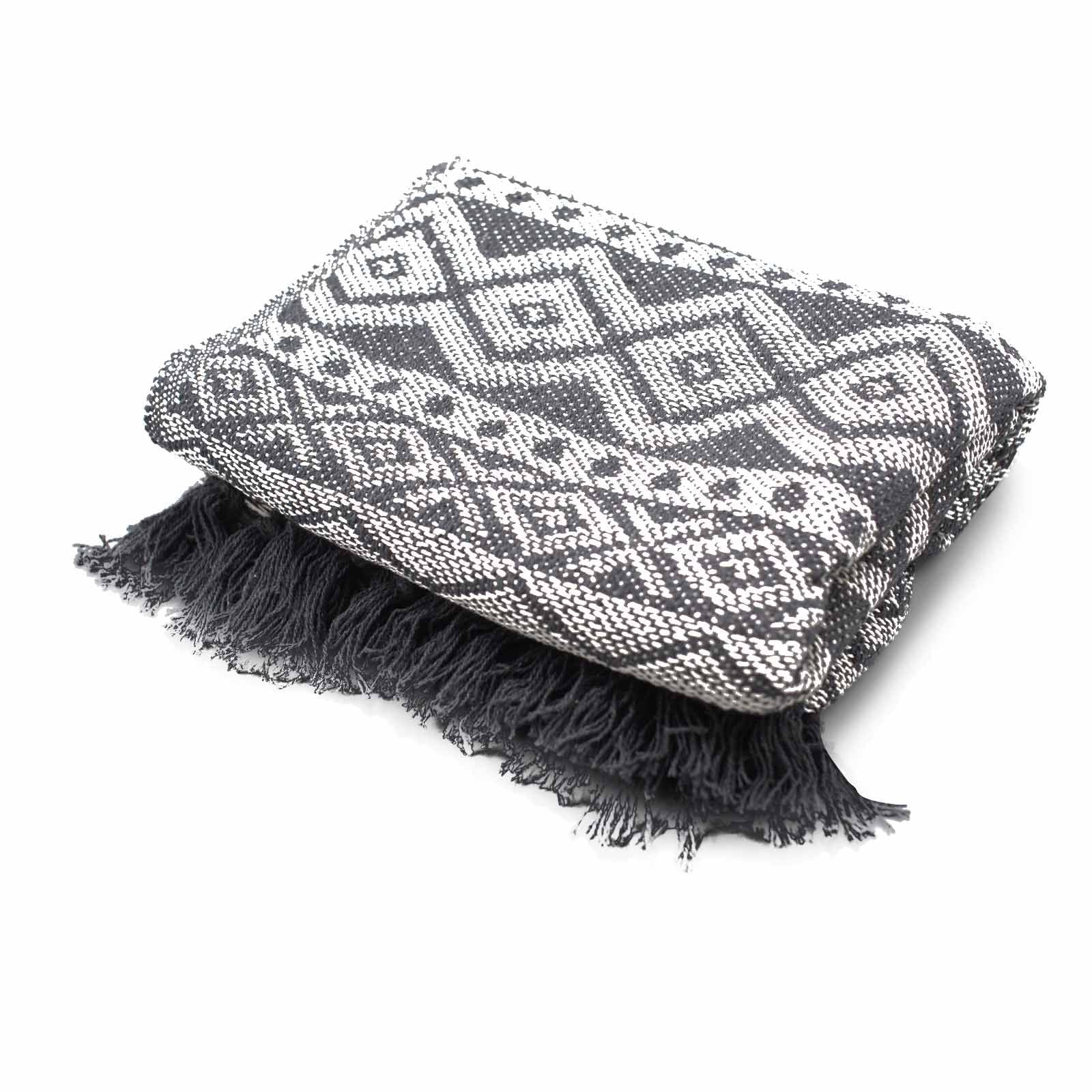 Grey Geometric Cotton Throw – 125 × 150 cm