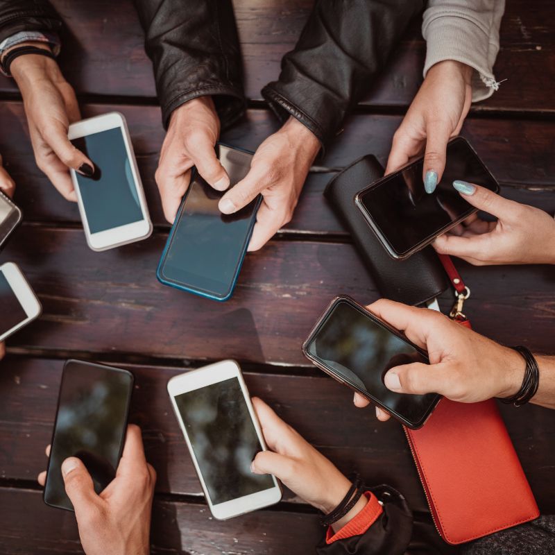 people are scrolling their phone